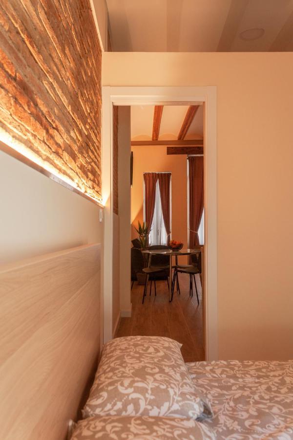 Marittimo Apartments Valenza Esterno foto